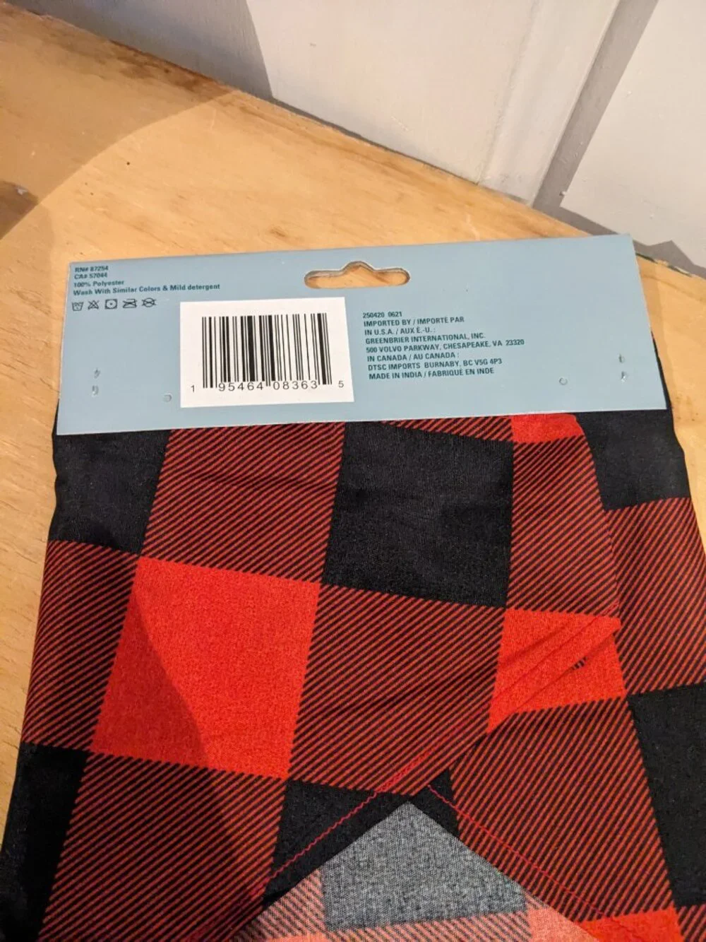 Greenbrier Kennel Club (GKC) NWT Pet Bandana - Red Check Sz L